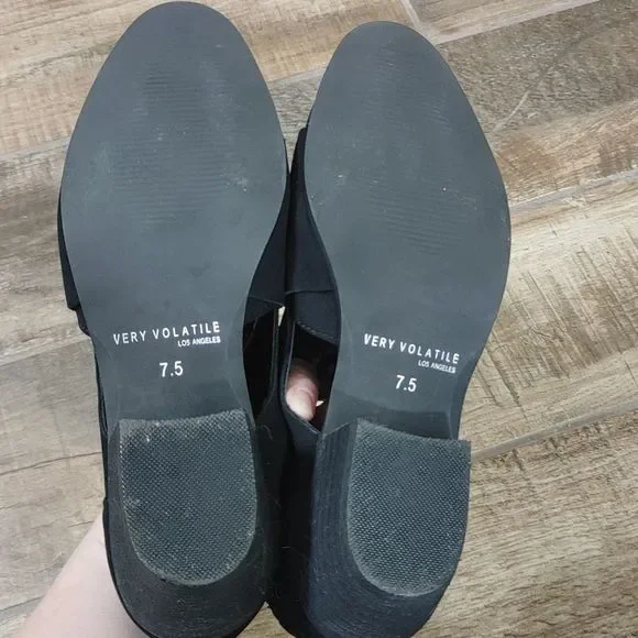 Very Volatile Black Booties - Picture 6 of 6